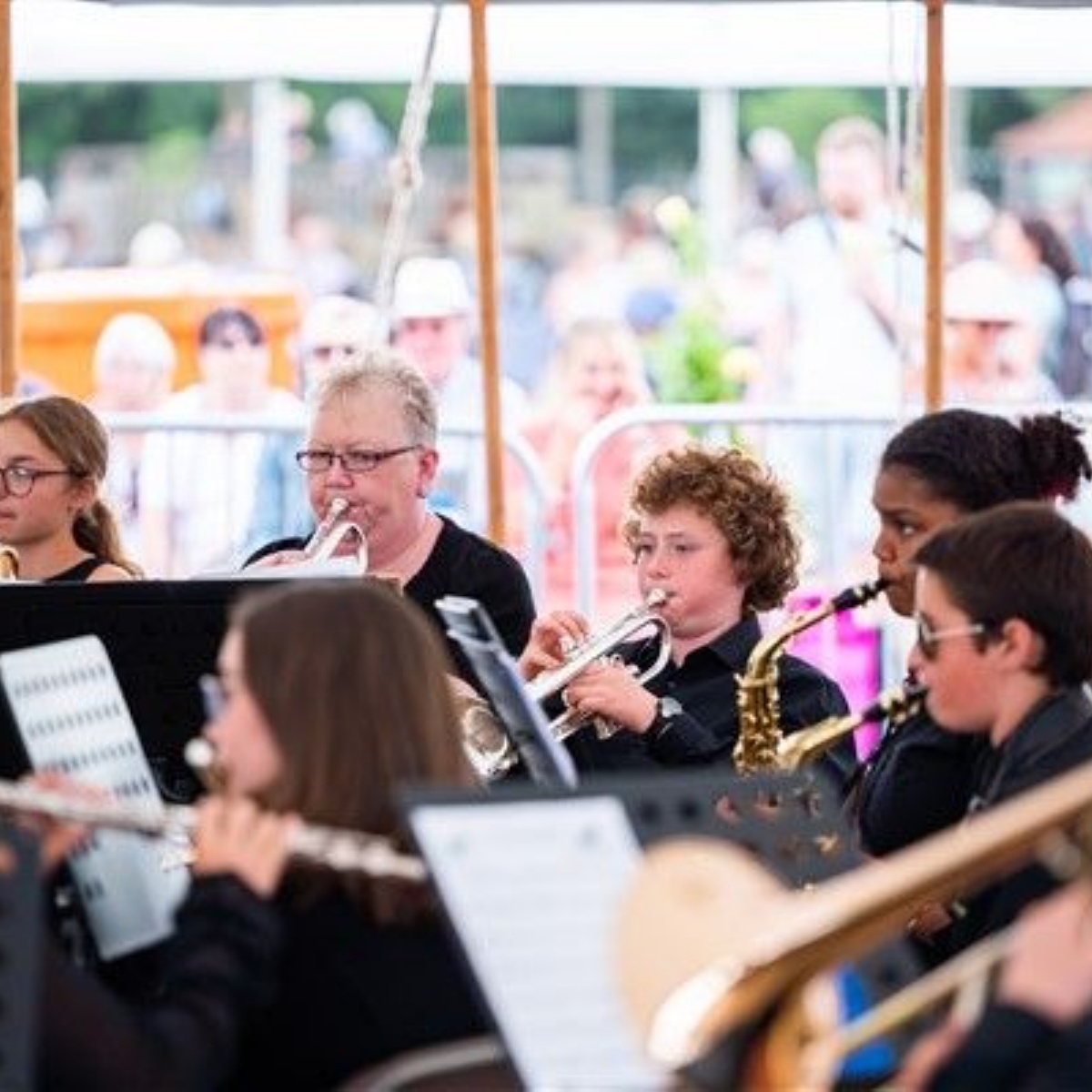 Springstead Band Springwood High School - Springwood Band performs at the Sandringham ...
